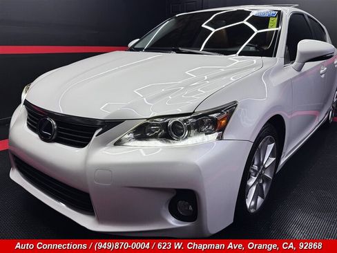 Used 2013 Lexus CT 200h FWD image 27