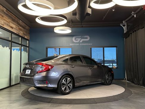 Used 2018 Honda Civic EX-L image 3