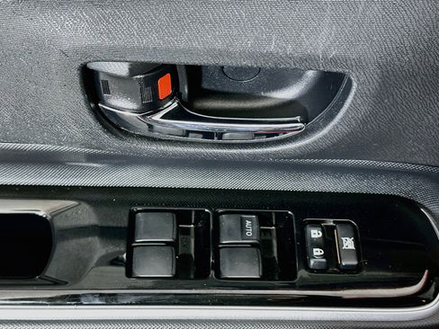 Used 2018 Toyota Prius C Two FWD image 15