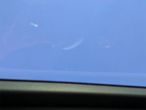 Used 2022 Volkswagen Taos SEL w/ Panoramic Sunroof Package image 27