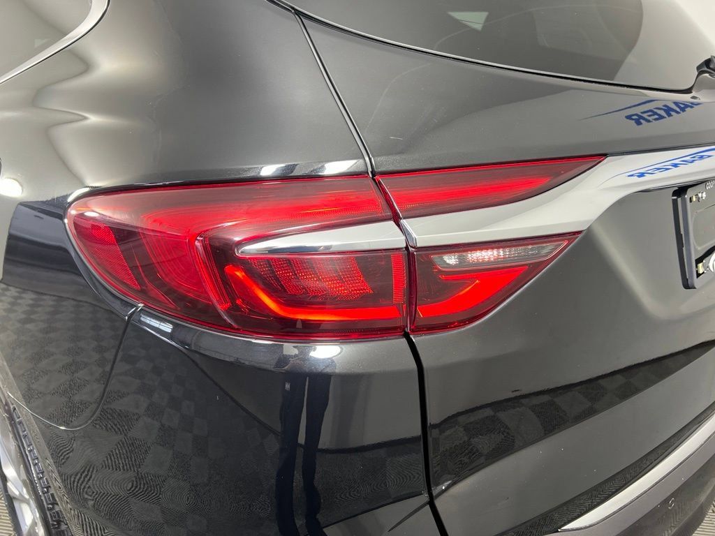 Used 2019 Buick Enclave Avenir w/ Avenir Technology Package AWD/4WD image 39