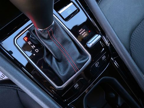 Used 2024 Jeep Compass Trailhawk image 17