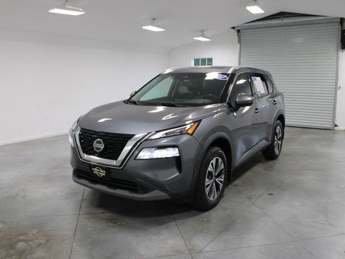 Used 2021 Nissan Rogue SV w/ Premium Package FWD image 4