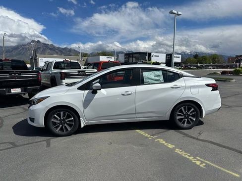 New 2025 Nissan Versa SV w/ Trunk Package FWD image 6