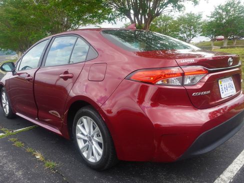 Used 2023 Toyota Corolla LE w/ LE Convenience Package FWD image 5