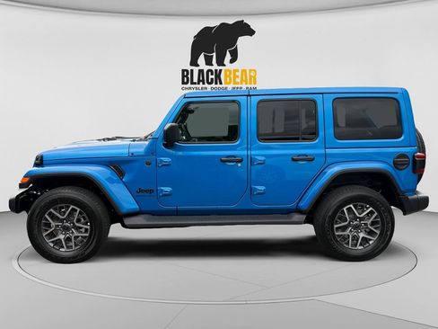 New 2026 Jeep Wrangler Unlimited Sahara w/ Technology Group AWD/4WD image 6