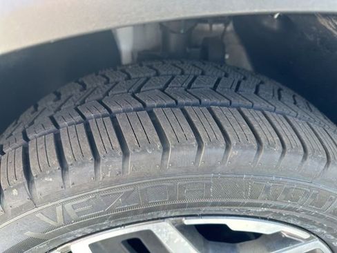 Used 2023 Hyundai Santa Fe SEL Premium image 9