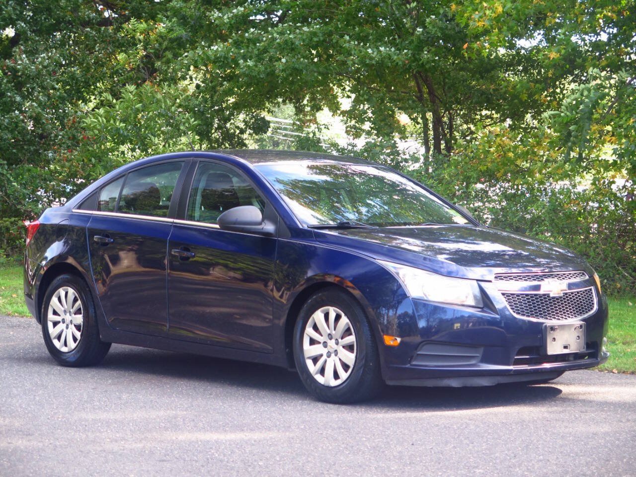 Used 2011 Chevrolet Cruze LS w/ Connectivity Package FWD image 6