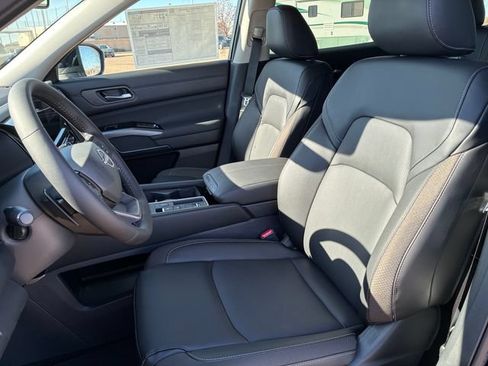 New 2026 Nissan Pathfinder SL FWD image 13
