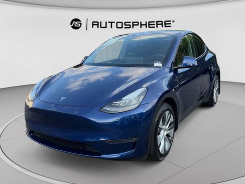 Used 2023 Tesla Model Y Long Range AWD/4WD image 3