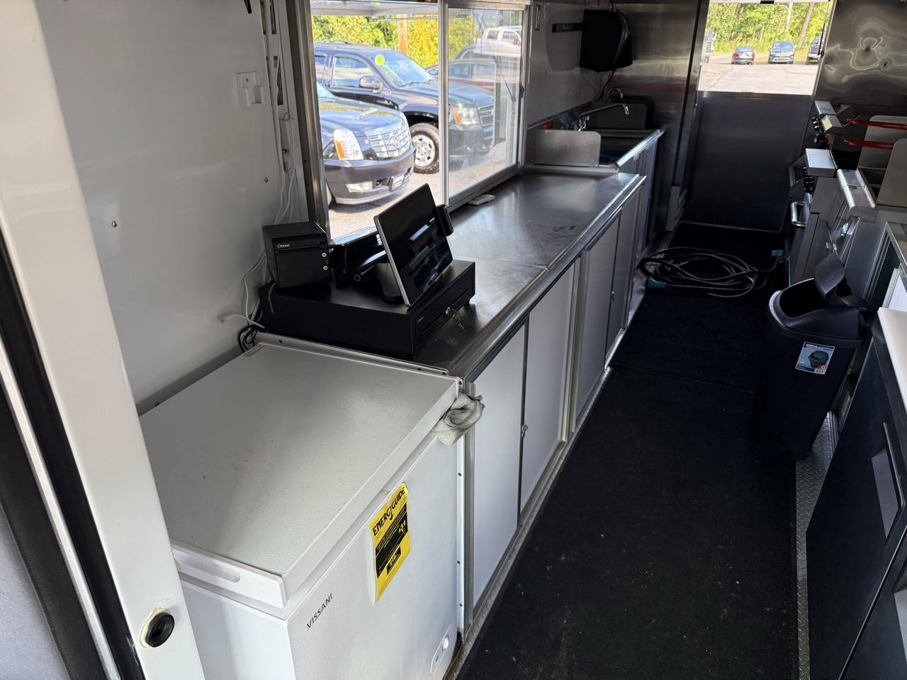 Used 2006 Ford E-350 and Econoline 350 Super Duty RWD image 27