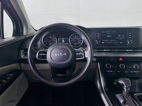 Used 2024 Kia Carnival LX image 17