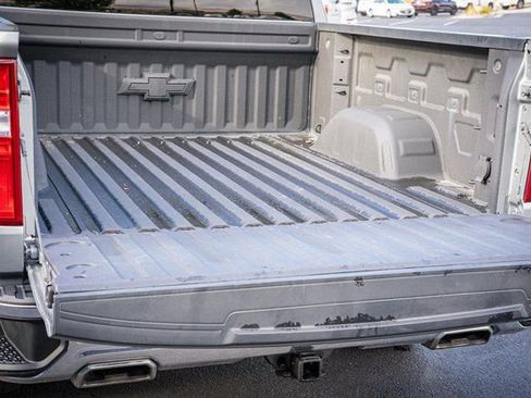 Used 2023 Chevrolet Silverado 1500 LTZ w/ Z71 Off-Road Package AWD/4WD image 10
