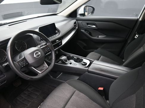 Used 2025 Nissan Rogue SV image 18