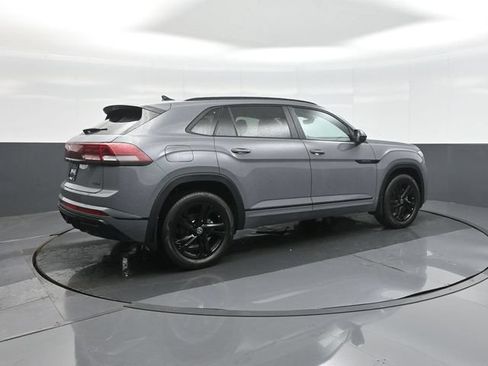 Used 2026 Volkswagen Atlas Cross Sport SEL R-Line AWD/4WD image 7