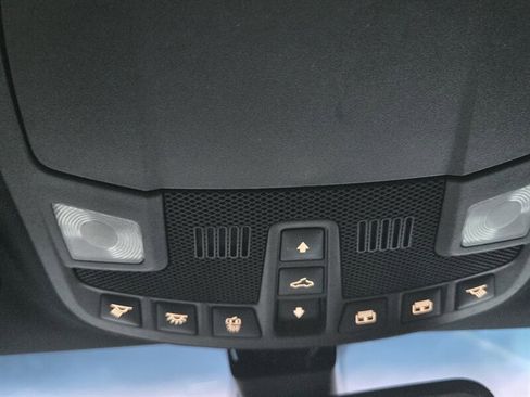 Used 2019 Lincoln Continental Select image 43