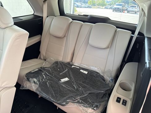 New 2026 Mercedes-Benz GLS 450 4MATIC image 37