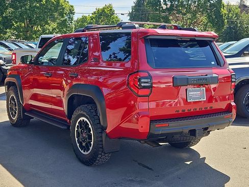 Used 2025 Toyota 4Runner TRD Off-Road Premium AWD/4WD image 5