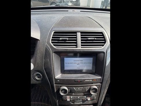 Used 2018 Ford Explorer XLT w/ Equipment Group 202A AWD/4WD image 10