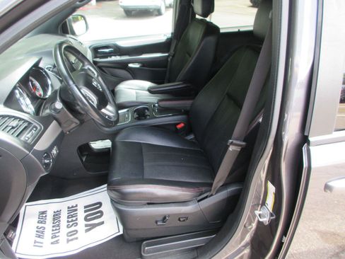 Used 2018 Dodge Grand Caravan GT FWD image 10