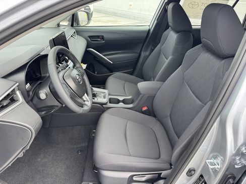 New 2026 Toyota Corolla Cross LE FWD image 2