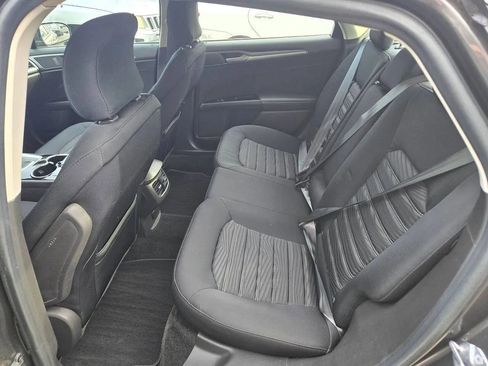 Used 2016 Ford Fusion SE image 30