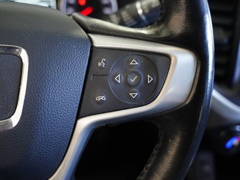 Used 2019 GMC Acadia SLT image 16