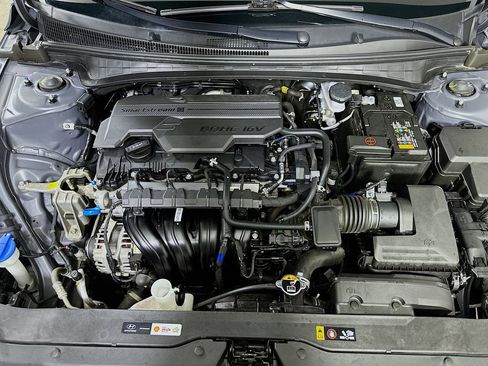 Used 2025 Hyundai Elantra SEL FWD image 8