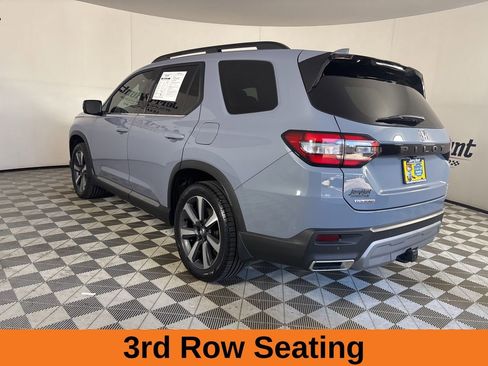 Used 2025 Honda Pilot Touring image 7
