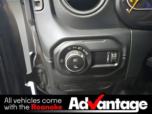 Used 2024 Jeep Gladiator Rubicon image 22