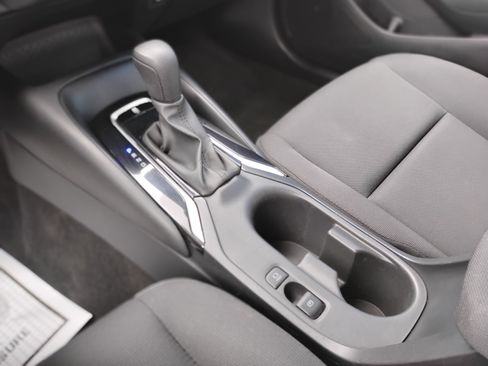 Used 2024 Toyota Corolla LE FWD image 21