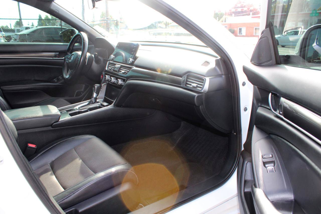 Used 2018 Honda Accord Sport image 12