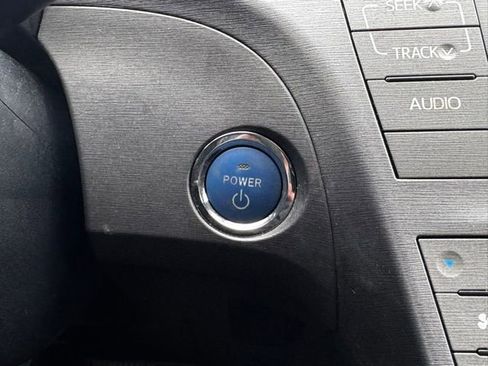 Used 2014 Toyota Prius Three image 27
