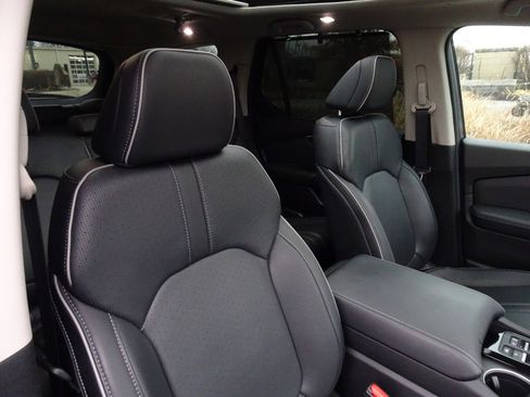 Used 2025 Honda Pilot Elite image 28