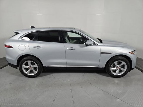 Used 2023 Jaguar F-PACE S image 6