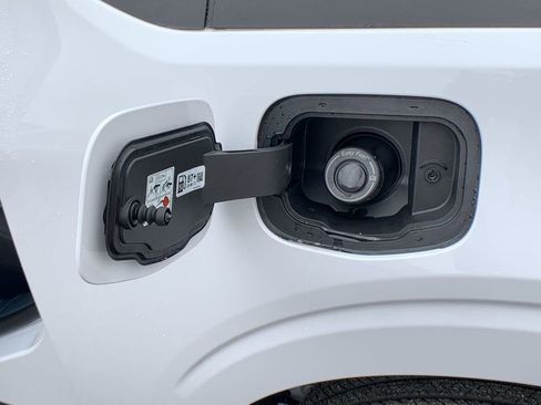 New 2025 Ford Maverick XL image 16