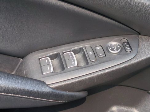 Used 2018 Honda Accord Sport image 11