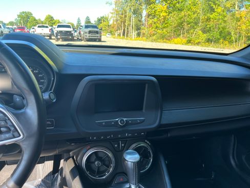 Used 2021 Chevrolet Camaro LT image 14