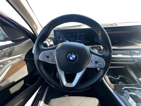 Used 2024 BMW X7 xDrive40i w/ Premium Package image 12