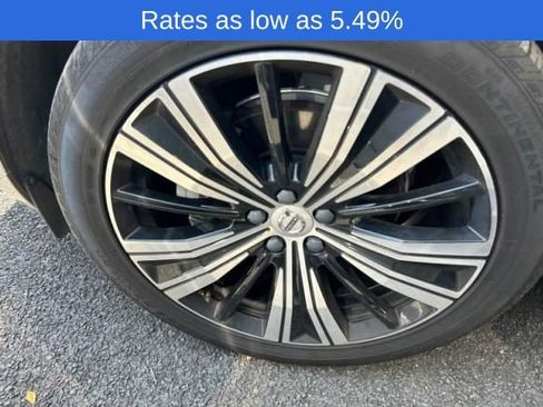 Used 2023 Volvo XC60 B5 Plus image 18