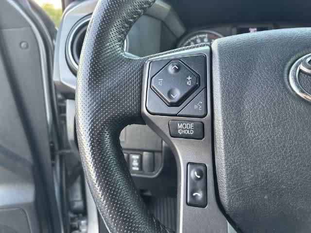 Used 2022 Toyota Tacoma TRD Off-Road AWD/4WD image 24
