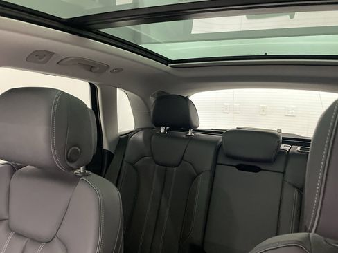 Used 2023 Audi Q5 2.0T Prestige w/ Prestige Package image 32