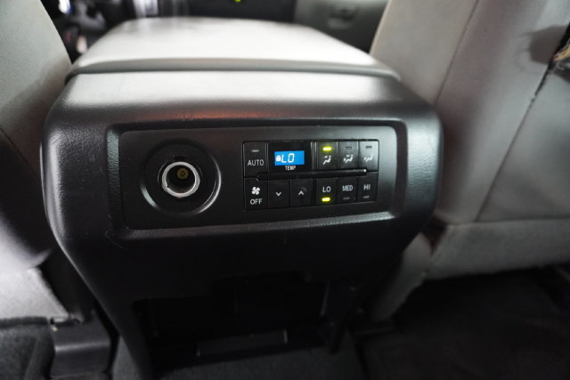 Used 2019 Toyota Sequoia SR5 AWD/4WD image 34
