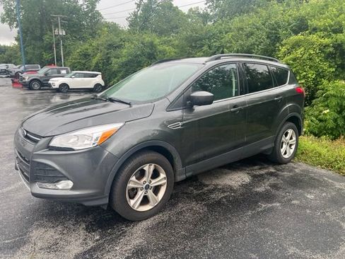 Used 2016 Ford Escape SE w/ Equipment Group 201A AWD/4WD image 1