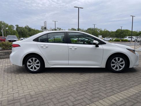 Used 2023 Toyota Corolla LE FWD image 6