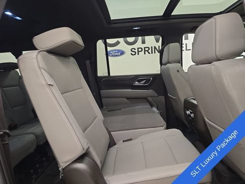 Used 2023 GMC Yukon XL SLT w/ SLT Premium Package AWD/4WD image 12