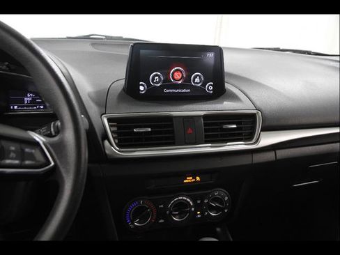 Used 2018 MAZDA MAZDA3 Sport w/ Preferred Equipment Package image 9