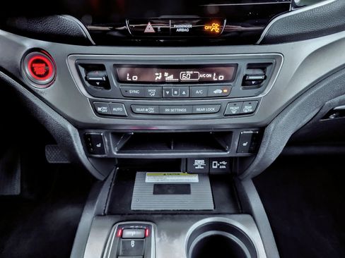 Used 2021 Honda Pilot Special Edition image 13