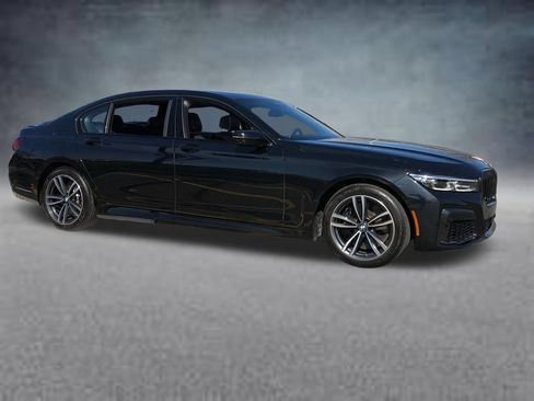 Used 2022 BMW 750i xDrive w/ Executive Package AWD/4WD image 12