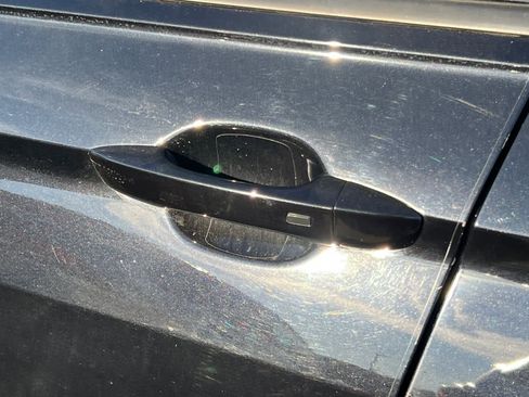 Used 2022 Volkswagen Tiguan SE R-Line image 7